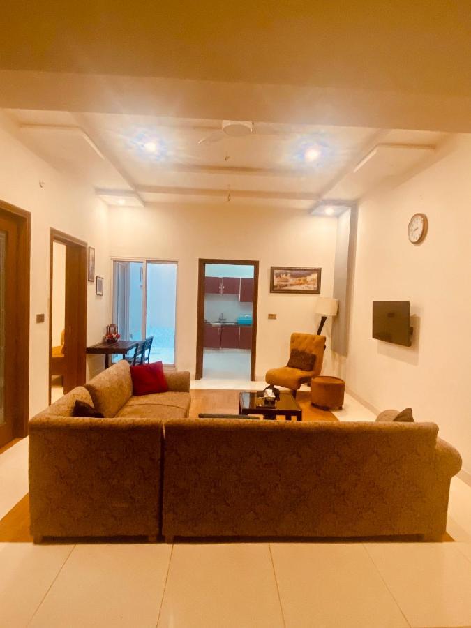 Fully Serviced Holiday Home Near Lyallpur Galleria Файсалабад Екстер'єр фото