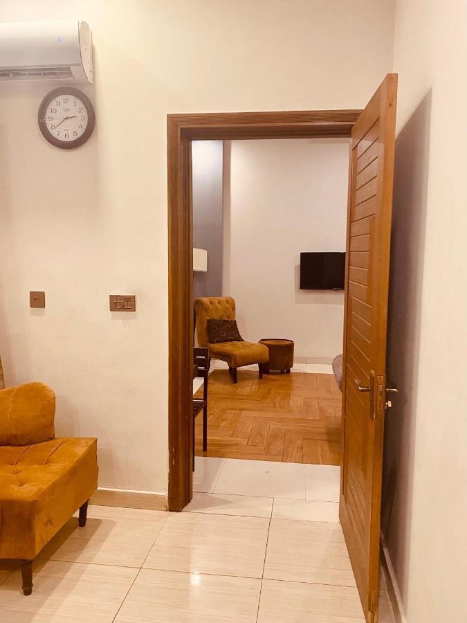 Fully Serviced Holiday Home Near Lyallpur Galleria Файсалабад Екстер'єр фото