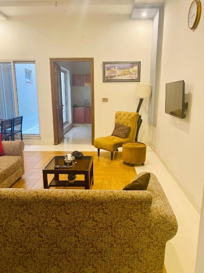 Fully Serviced Holiday Home Near Lyallpur Galleria Файсалабад Екстер'єр фото