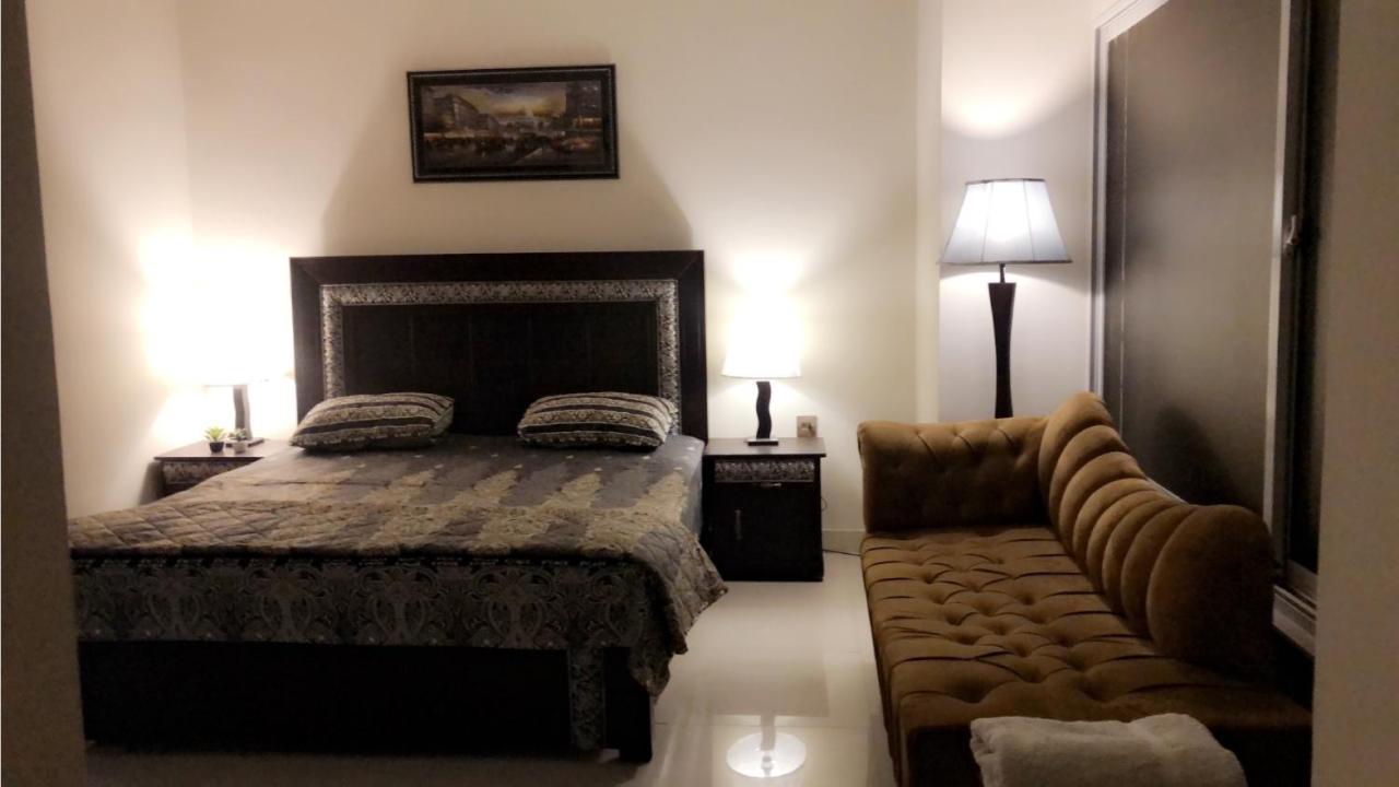Fully Serviced Holiday Home Near Lyallpur Galleria Файсалабад Екстер'єр фото
